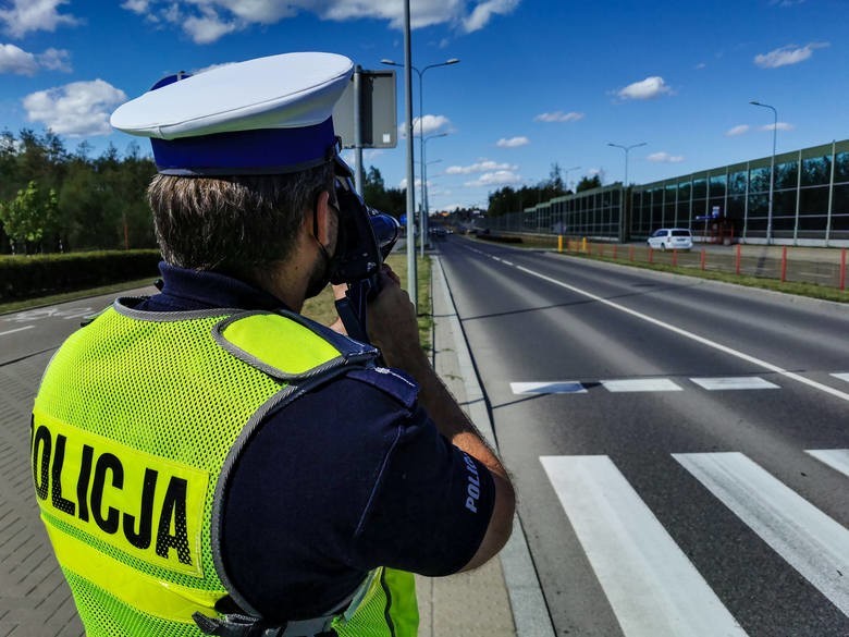 Białystok. 36-letni motocyklista pędził Aleją Niepodległości ponad 160 km/h. Stracił prawo jazdy