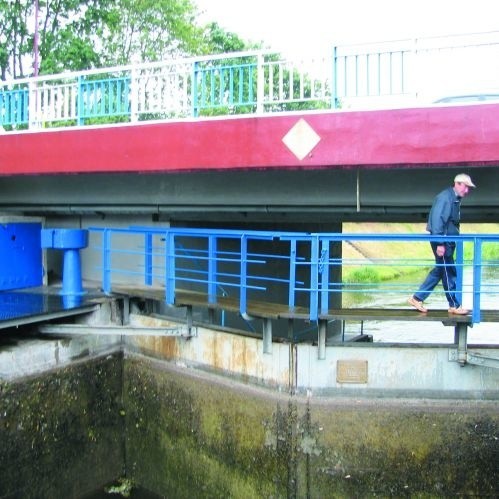 Ściany śluzy na zabytkowym Kanale Augustowskim pękają, ale obiekt nie zagraża bezpieczeństwu