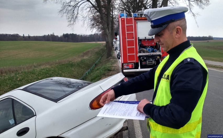 Policjanci ruchu drogowe wraz technikiem przeprowadzili...