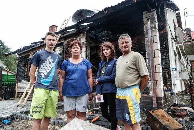 Państwo Rzeszutkowie liczą, że dzięki pomocy dobrych ludzi uda  się doprowadzić do użytku doszczętnie zniszczone przez ogień wnętrze ich domu.