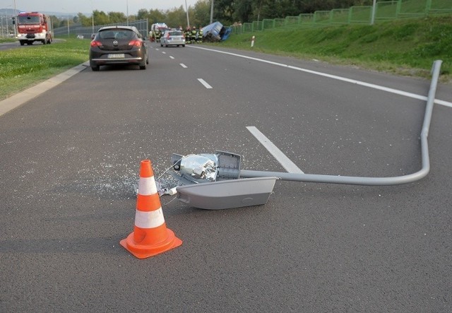 43-letni obywatel Ukrainy jechał sam Al. Wolności w stronę ul. Lwowskiej.