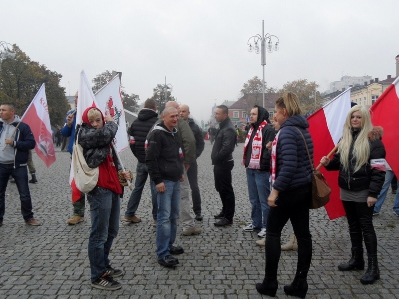 W marszu antyimigracyjnym w Częstochowie wzięło udział ponad...