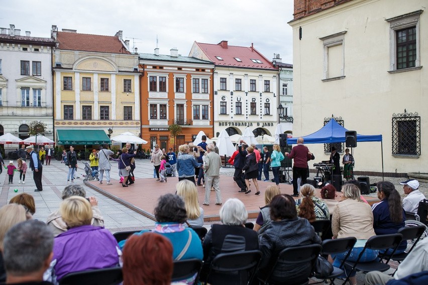 Letnie potańcówki wróciły do Tarnowa [ZDJĘCIA]