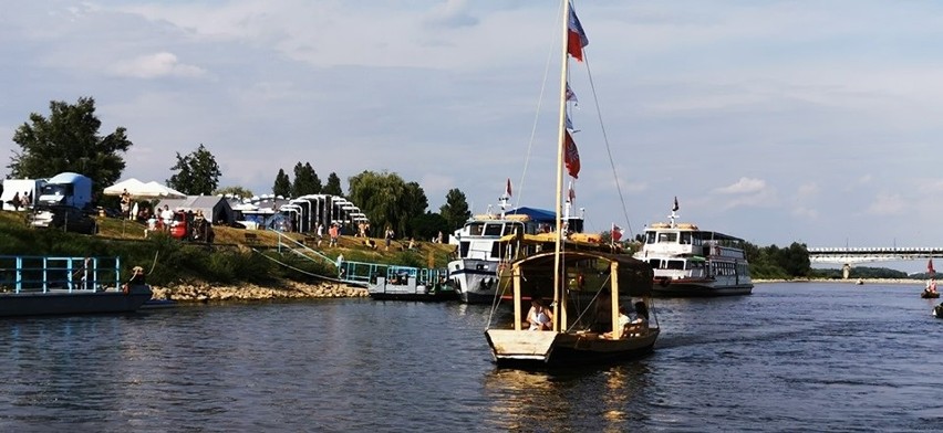 Dookoła Wody Festival w Sandomierzu. Były koncerty, łodzie i niepowtarzalna atmosfera (NOWA GALERIA ZDJĘĆ)