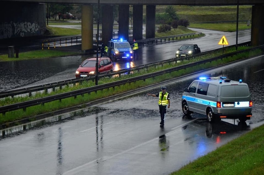 Oberwanie chmury na Śląsku. Zalana DTŚ w Chorzowie