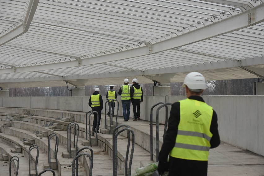 Stadion Śląski już pod dachem