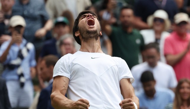 Carlos Alcaraz awansował do półfinału turnieju Wimbledon.