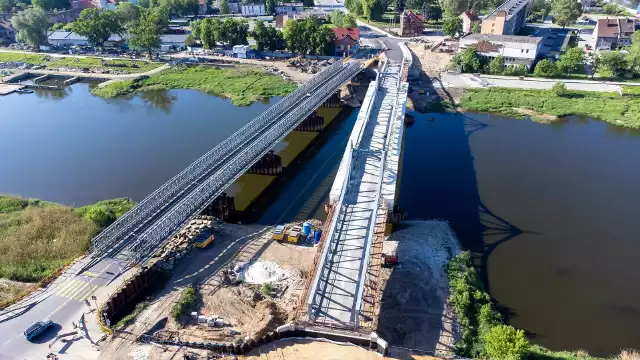 Prace związane z podniesieniem i remontem mostu na Odrze w Krośnie Odrzańskim zbliżają się do końca.