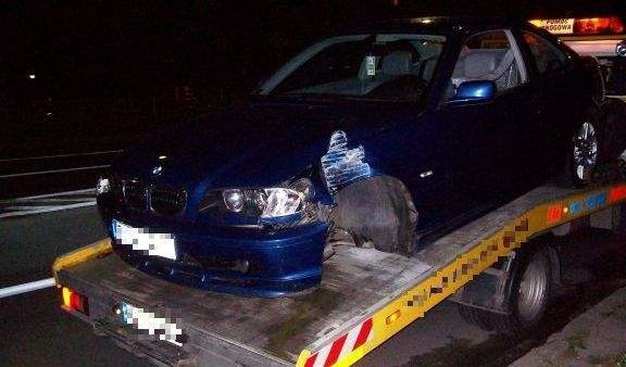 Wypadek: Bmw zderzyło się z volkswagenem. Trzy osoby w szpitalu.