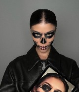 Taki jest najmnodniejszy makijaż na Halloween - zdjęcia, inspiracje. Jak pomalować się na Halloween?
