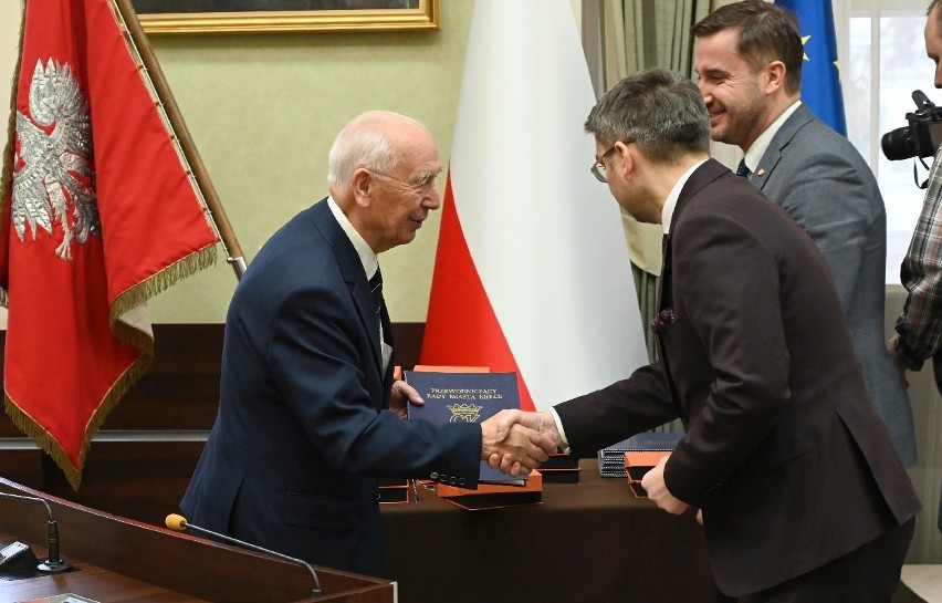 Kielecka SHL-ka świętuje 100-lecie. Były podziękowania za zaangażowanie w upamiętnienie historii firmy [ZDJĘCIA] 