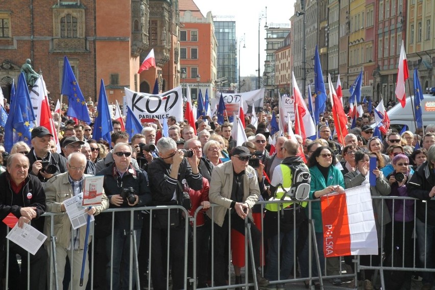 KOD w obronie konstytucji we Wrocławiu, 3.04.2016