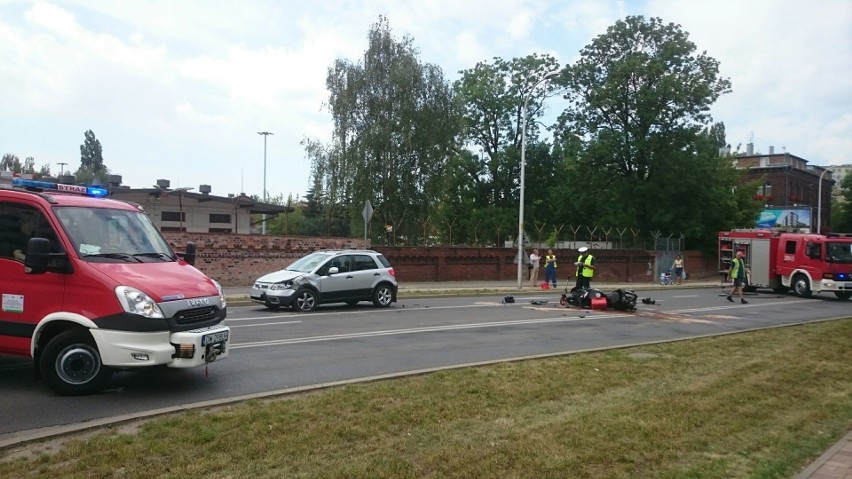 Wypadek przy E.Leclercu. Ranny motocyklista [ZDJĘCIA]