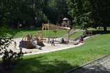 To najładniejszy plac zabaw w Katowicach. Duży, pięknie urządzony i w Parku Kościuszki. Ostatnio znów zapełnił się dziećmi