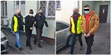 Wybicie szyb w aucie znajomej i znieważenie policjantów. Odpowiedzą za to dwaj młodzi mężczyźni z powiatu bialskiego