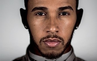 Lewis Hamilton, ten, który doścignął Michaela Schumachera [SPORTOWA PÓŁKA]