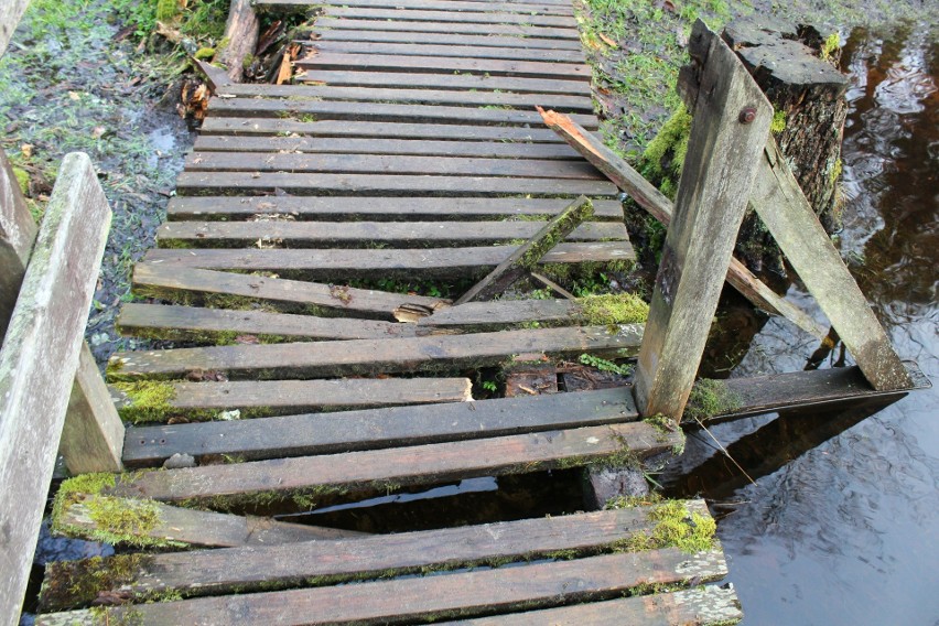 Drewniany mostek w Górecku Kościelnym wymaga naprawy