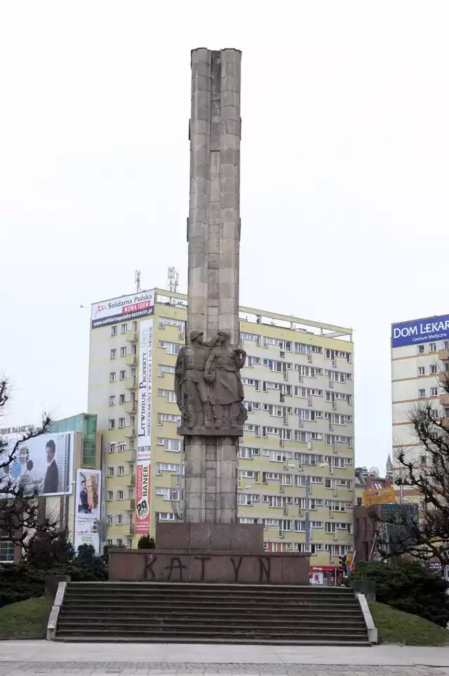 Pomnik Wdzięczności, choć już bez gwiazdy, to nadal budzi emocje.