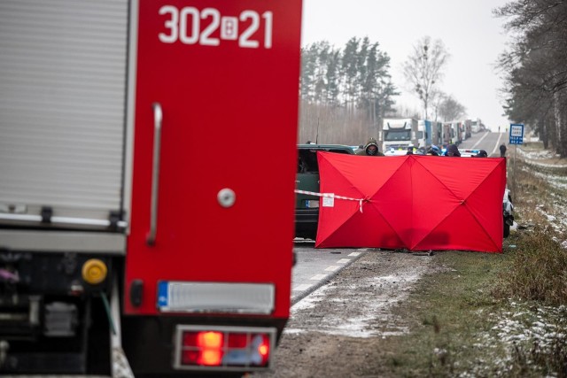 Poszkodowana została zakleszczona w pojeździe. Niestety nie przeżyła wypadku