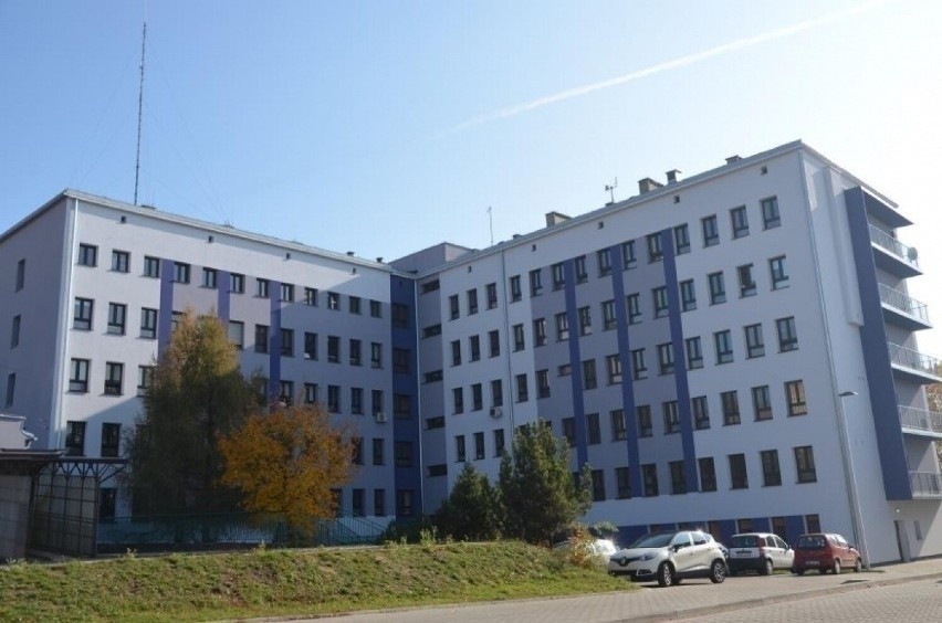 Szpital w Wodzisławiu Sl. z oddziałem chirurgii ogólnej.