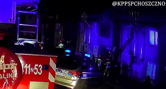 Pożar bloku mieszkalnego w Choszcznie. Pożar odciął drogę ucieczki | Głos  Szczeciński