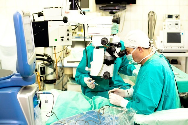 Klinika  MEDILENS może pochwalić się najwyższej jakości sprzętem medycznym, w tym właśnie aparaturą do chirurgii siatkówki i ciała szklistego (witrektom) - jedyną w powiecie kieleckim.