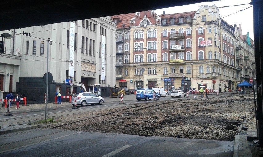 Katowice zakorkowane. Gigantyczne korki przez przebudowę Katowic [ZDJĘCIA]