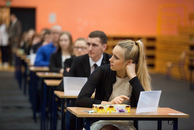 Znane są już wyniki matur w Słupsku. W II LO w Słupsku pięciu maturzystów nie zdało matematyki, a jedna osoba oblała egzamin z języka polskiego. Natomiast w I LO dwie osoby potknęły się na matematyce, a jedna - na języku angielskim.