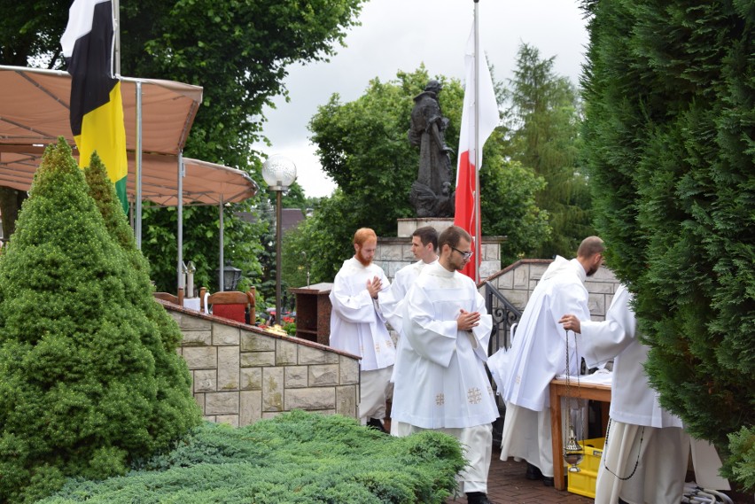 Uroczystości 50-lecia Koronacji Figury Matki Boskiej Leśniowskiej [ZDJĘCIA]