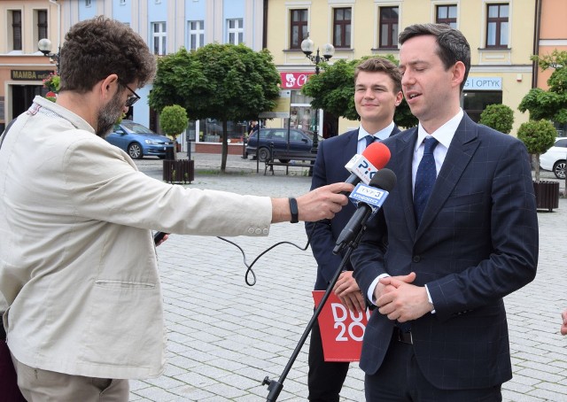 Na Rynku w Inowrocławiu wiceminister Marcin Ociepa prosił o oddawanie głosów na Andrzeja Dudę