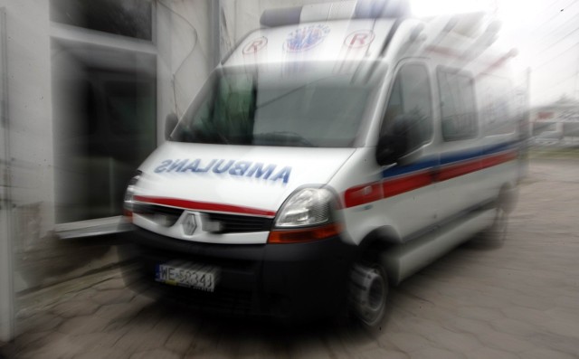 W wypadku w Łęcznej poszkodowanych zostało pięć osób, wszystkie zostały przewiezione do szpitala: kierowca, sanitariusz i pacjent z karetki, a z citroena kobieta i 5-letnie dziecko.
