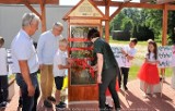 Akcja "Uwolnij książkę" w Radoczy w gminie Tomice. Postawili ogólnie dostępną szafę z książkami [ZDJĘCIA]