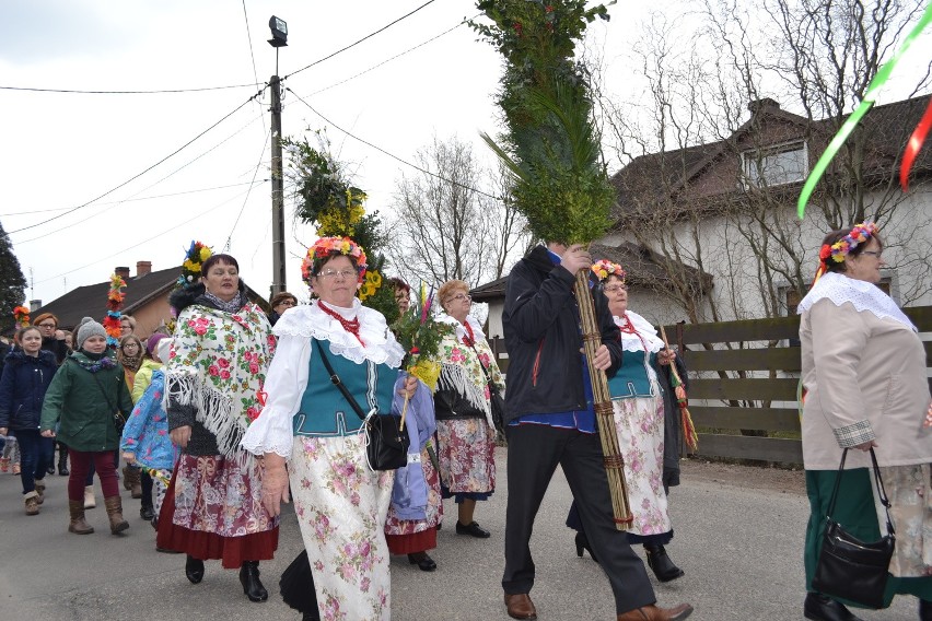 Piękne, ponad dwumetrowe palmy przygotowali mieszkańcy...