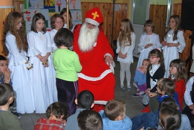 Święty Mikołaj u zaklikowskich dzieci.