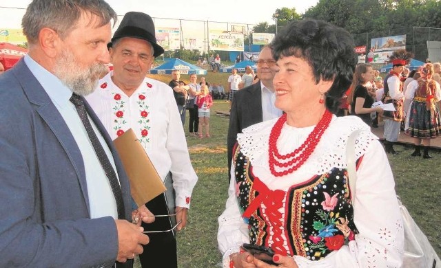 Dr hab. Kazimierz Sikora i Anna Madej, laureatka konkursu gawędy