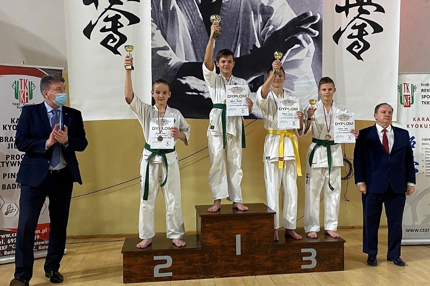 Karatecy SKSW Skarżysko-Kamienna walczyli na mistrzostwach Polski i turnieju w Katowicach [ZDJĘCIA]