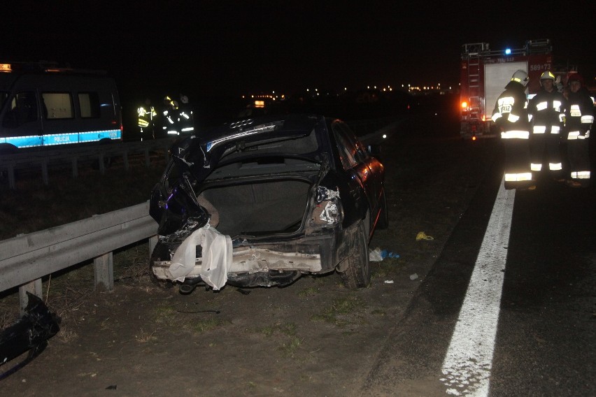 Śmiertelny wypadek na A2 pod Strykowem. Jedna osoba nie żyje. Dwie ciężko ranne [ZDJĘCIA+FILM]