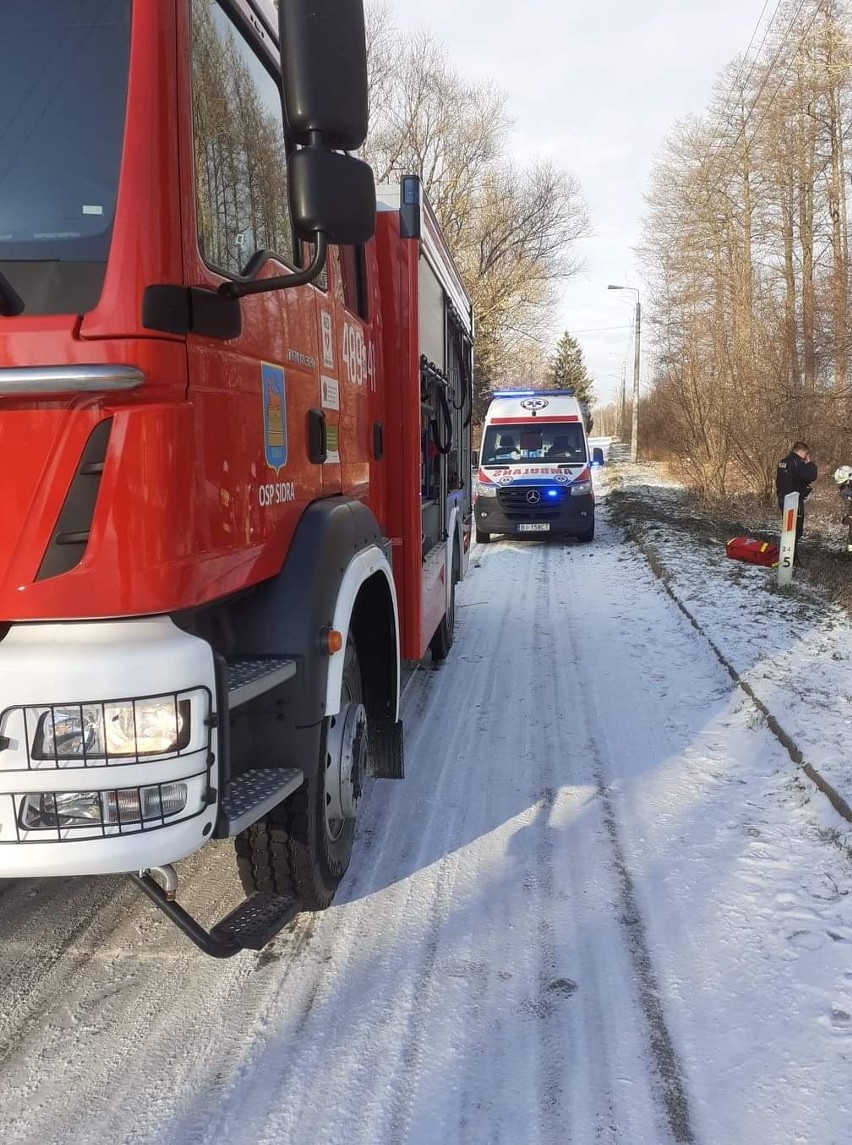 Bierwicha. Wypadek w gminie Sidra. Auto wypadło z drogi i dachowało [ZDJĘCIE]