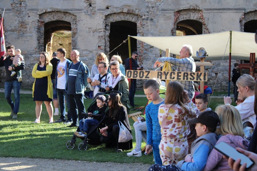Mnóstwo osób 1 maja zwiedzało Zamek Krzyżtopór w Ujeździe....