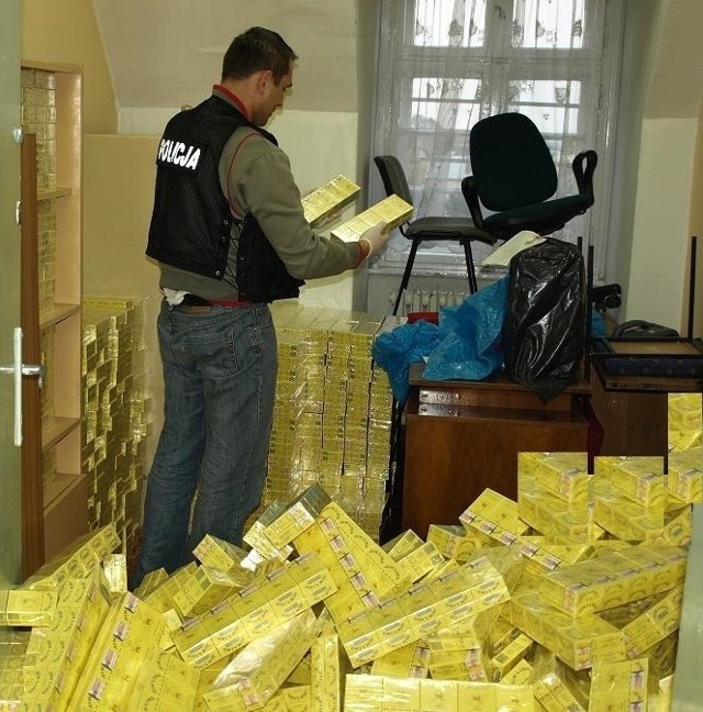 Rynkowa wartość zabezpieczonych przez policjantów papierosów przekracza 200 tys. zł.