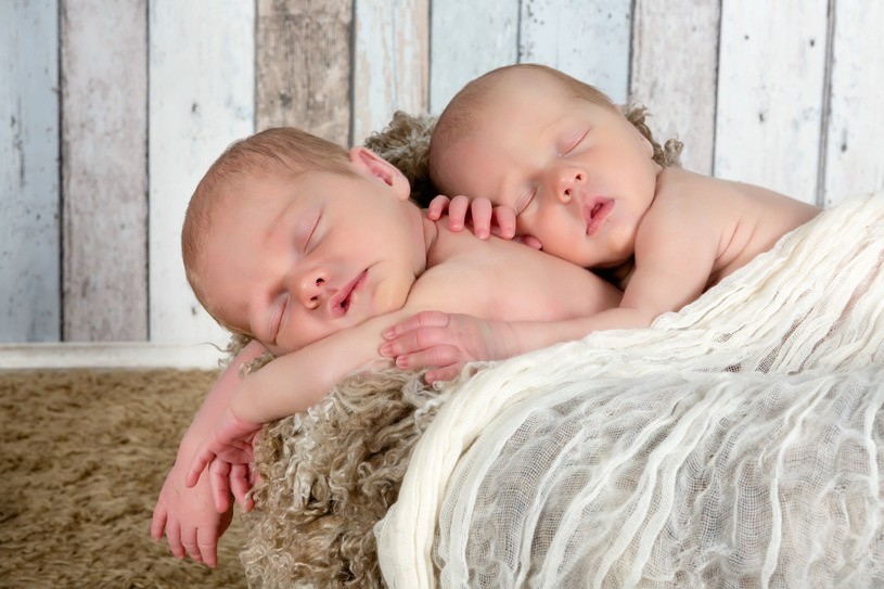 W 2019 roku na Podkarpaciu urodziło się 531 par bliźniąt, w...