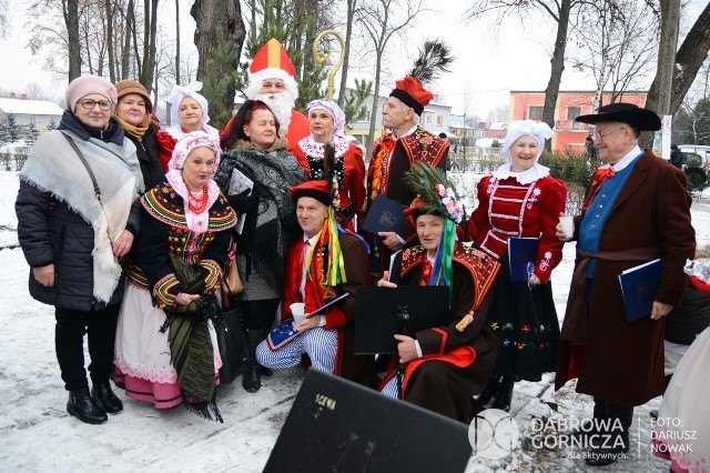 I Strzemieszycki Jarmark Bożonarodzeniowy. Na stoiskach można było kupić m.in. robione ręcznie ozdoby choinkowe i kompozycje świąteczne. Nie zabrakło specjałów kulinarnych i innych atrakcji.