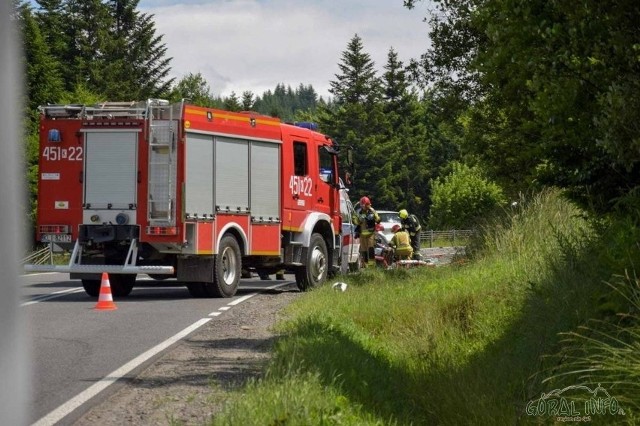 W wyniku wypadku w Lubomierzu w pow. limanowskim zginęła 51-letnia motocyklistka. Jej syn trafił do szpitala w Krakowie