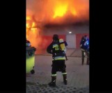 Pożar Pepco w Działoszynie. Policja zatrzymała podpalacza. Jest podejrzany o podpalenie sklepu Pepco i dwa inne podpalenia ZDJĘCIA,FILM