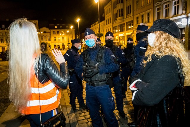 Policja ma właśnie służyć, to jest jej zadanie