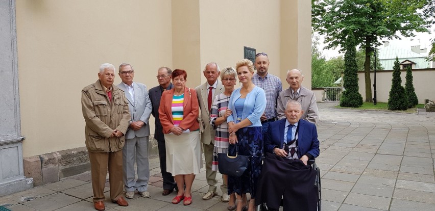 Absolwenci Technikum Budowlanego w Kielcach spotkali się 63 lata po maturze i wspominali piękne lata
