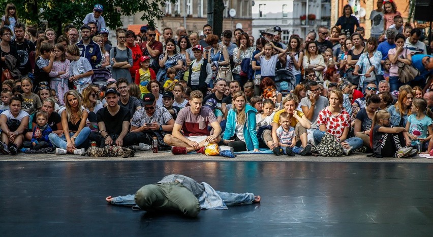 Międzynarodowy Festiwal Teatrów Plenerowych i Ulicznych FETA...