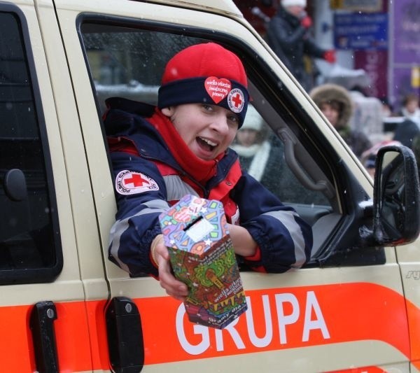 Kasia Bedla, ratownik z Grupy Ratownictwa Polskiego Czerwonego Krzyża kwestowała na ulicy Sienkiewicza w Kielcach, uczyła udzielania pierwszej pomocy i dbała o bezpieczeństwo zdrowotne wszystkich uczestników tegorocznego Finału.