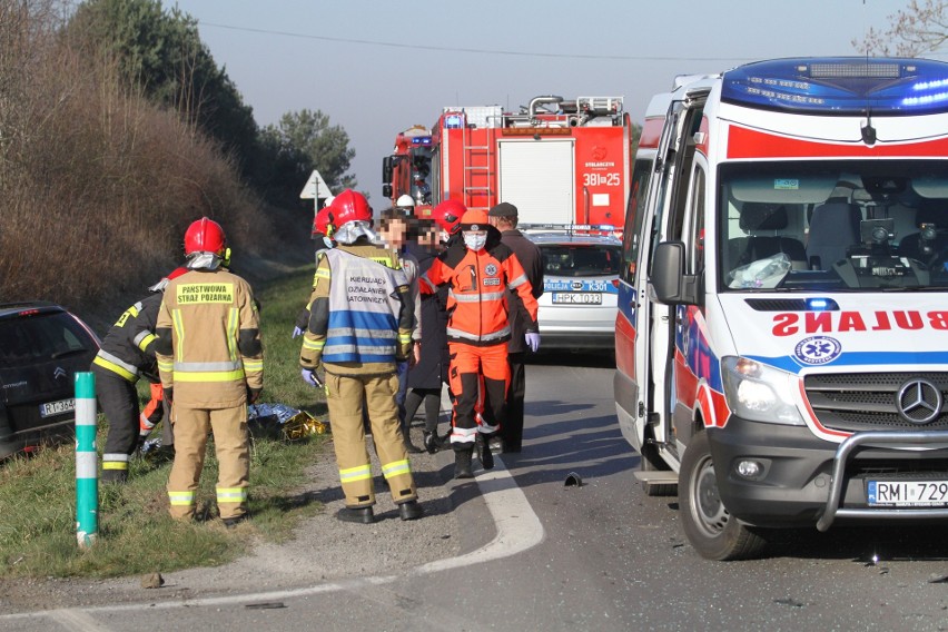 Wypadek w Siedleszczanach. W zdarzeniu dwóch samochodów jedna osoba została ranna [ZDJĘCIA]