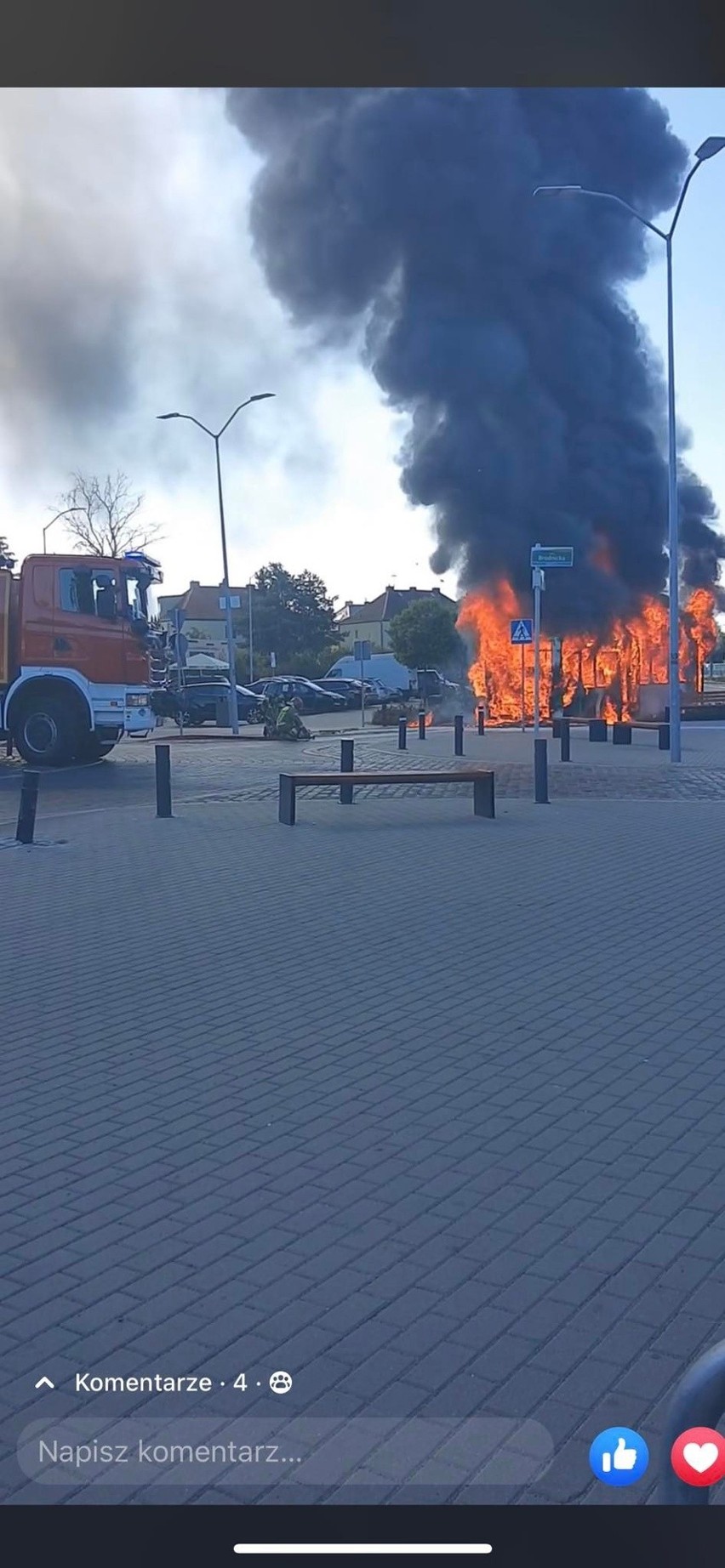 Pożar autobusu na szczecińskich Gumieńcach. Spaliło się 3/4 pojazdu